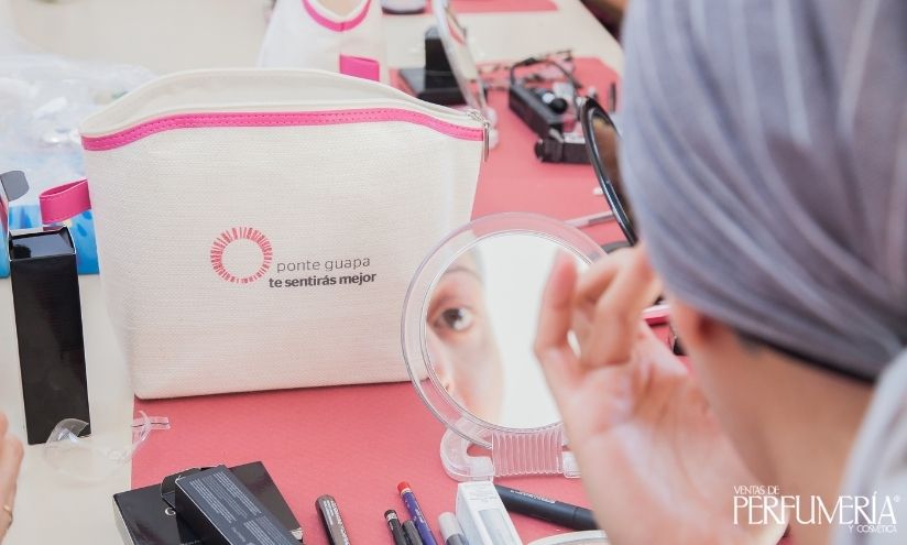 Un estudio de la Fundación Stanpa demuestra el impacto positivo de la cosmética y la comunicación digital en la autoestima de las mujeres con cáncer